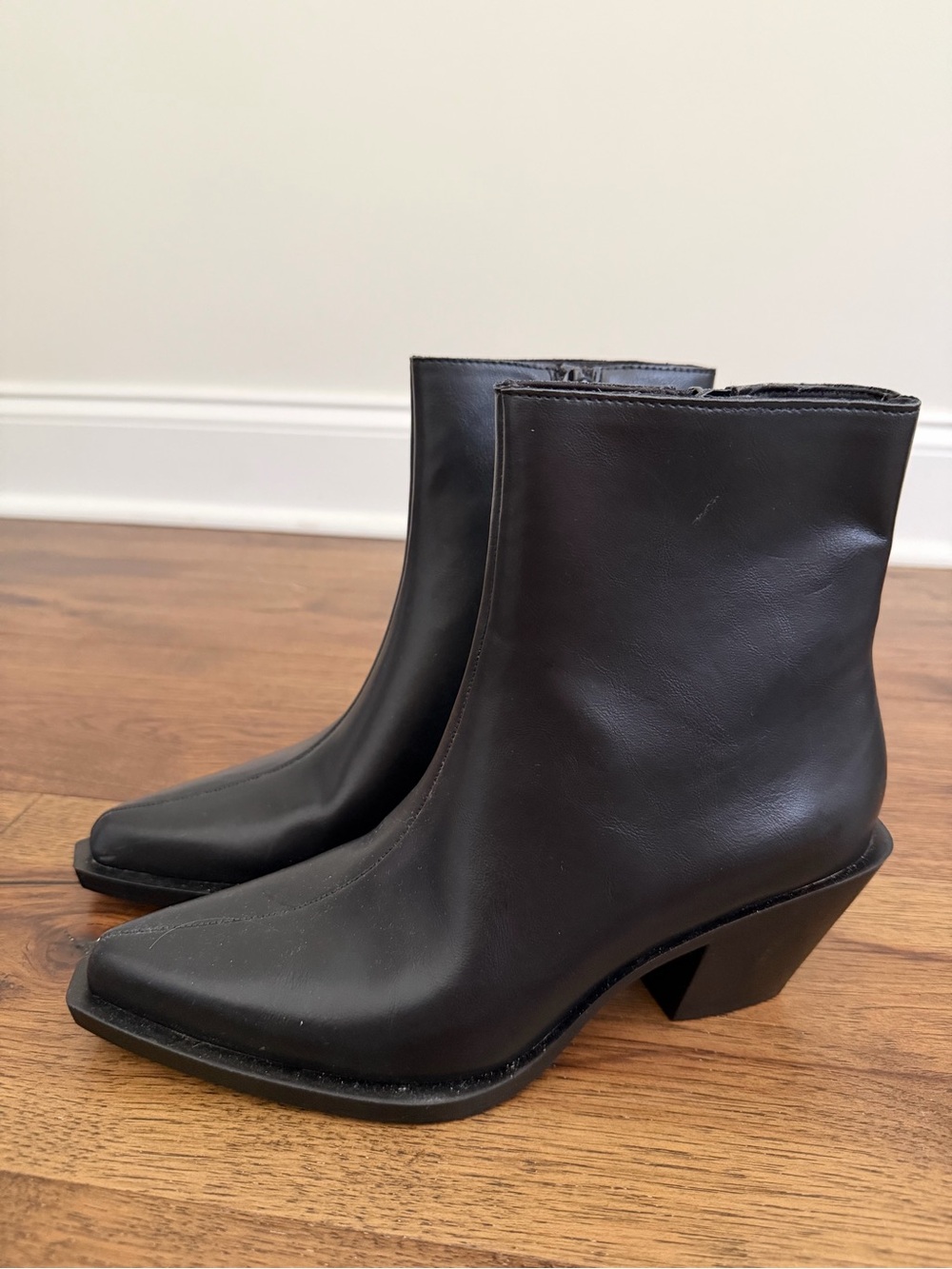 Zara Women's Black Leather Ankle Boots